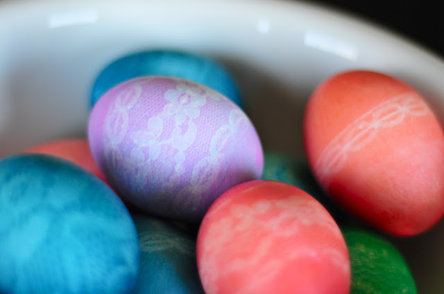 húsvéti tojás, tojásfestés - csipke tojásdekoráció