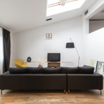 modern nappali és nappali bútor lakbernedezése tetőrében