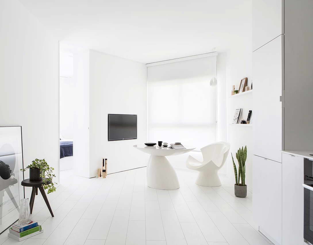 Modern fehér lakás nappali