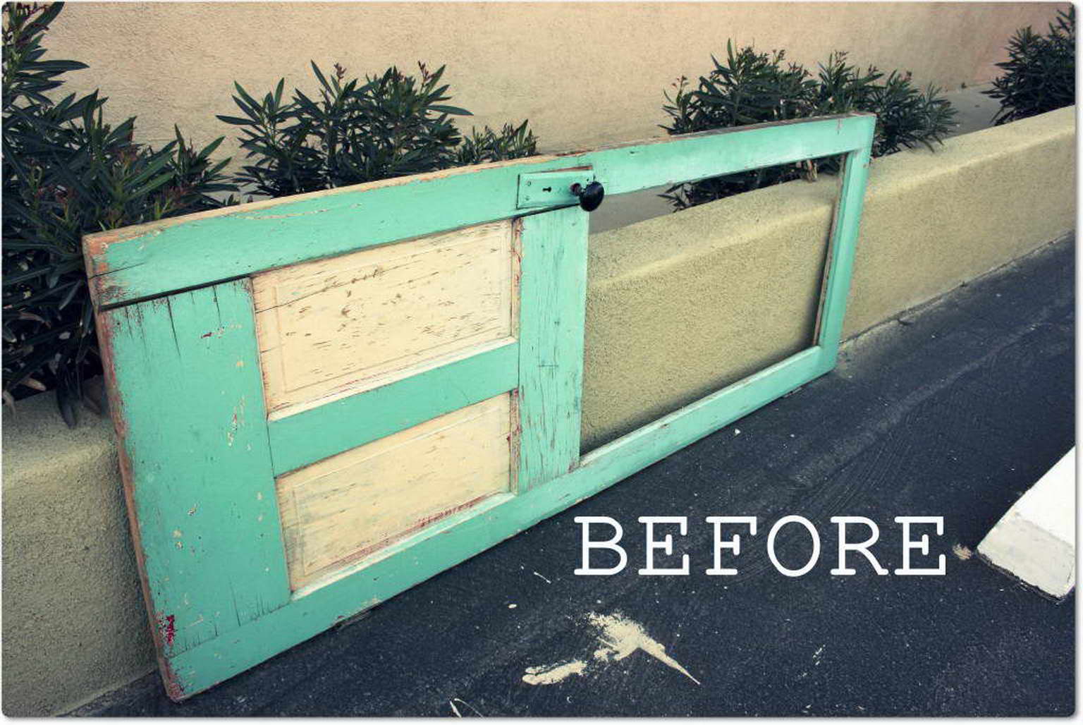 régi-ajtó-kreatív-újrahasznosítás - vintage polc